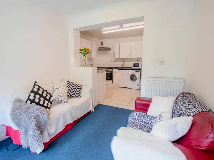 6 Bedroom Property To Rent In Downs Road, Canterbury, Kent, CT2