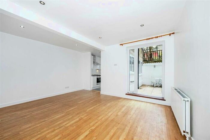 2 Bedroom Flat To Rent In Ifield Road, London, SW10