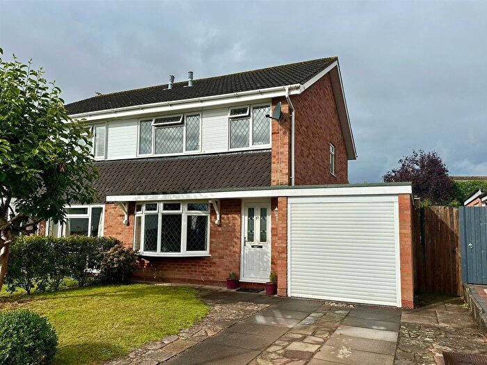 3 Bedroom Semi-Detached House For Sale In Nevinson Place, Hereford, HR1