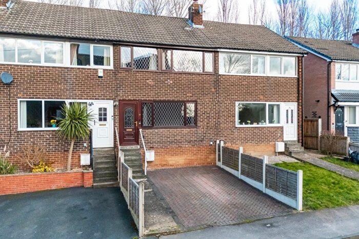3 Bedroom Property For Sale In Runtlings, Ossett, WF5