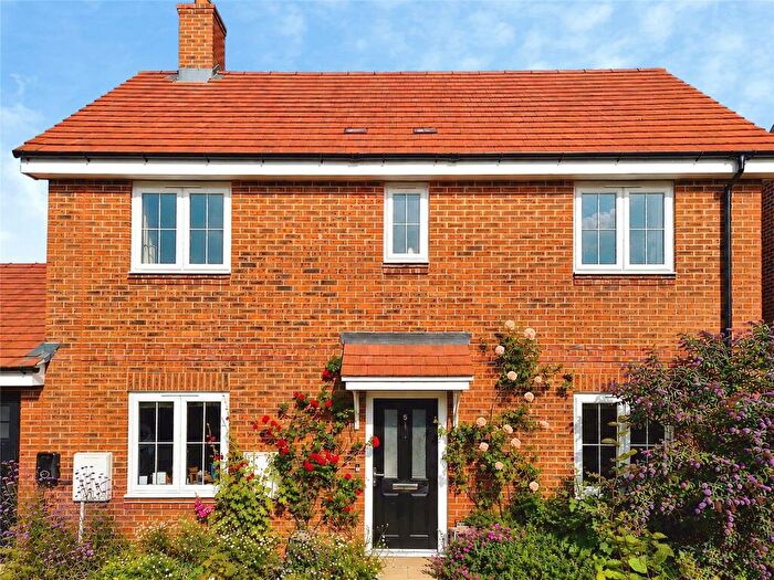 3 Bedroom Detached House For Sale In Alderson Way, Haddenham, Aylesbury, Buckinghamshire, HP17