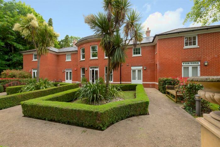 2 Bedroom Apartment To Rent In New Dover Road, Canterbury, CT1