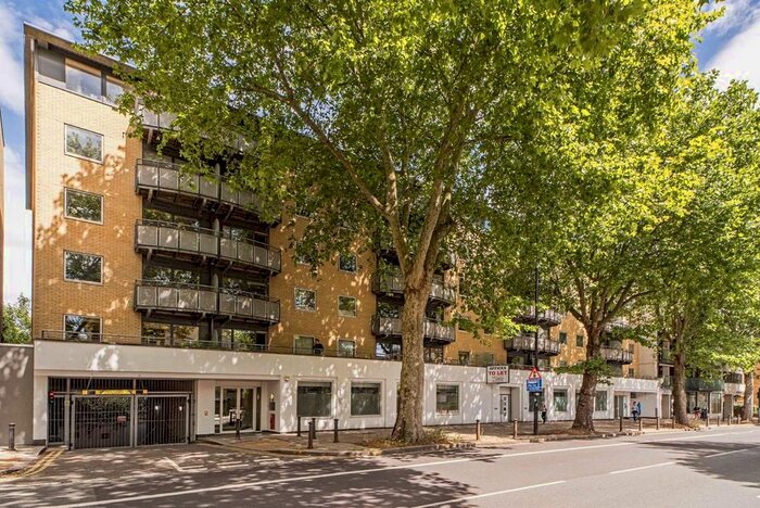 2 Bedroom Flat To Rent In Chiswick High Road, London, W4