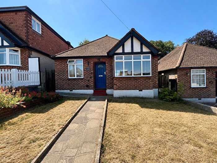 2 Bedroom Bungalow For Sale In Beechwood Avenue, Orpington, BR6