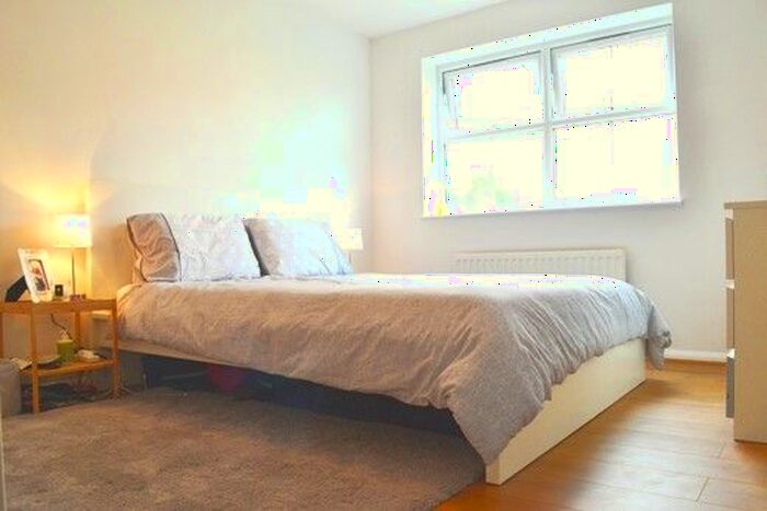 2 Bedroom Flat To Rent In Shaftsbury Gardens, North Acton, London, NW10