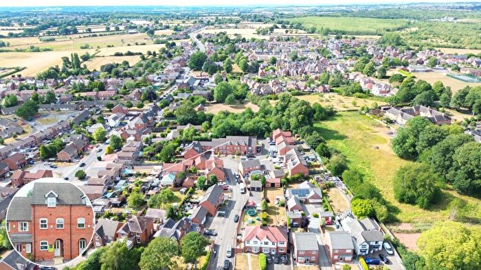 4 Bedroom Town House For Sale In Manor School View, Overseal, DE12