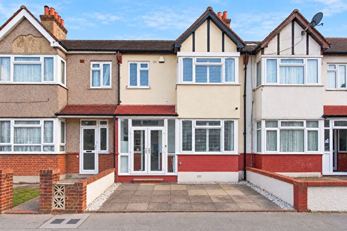 3 Bedroom Terraced House For Sale In Blackhorse Lane, Croydon, CR0