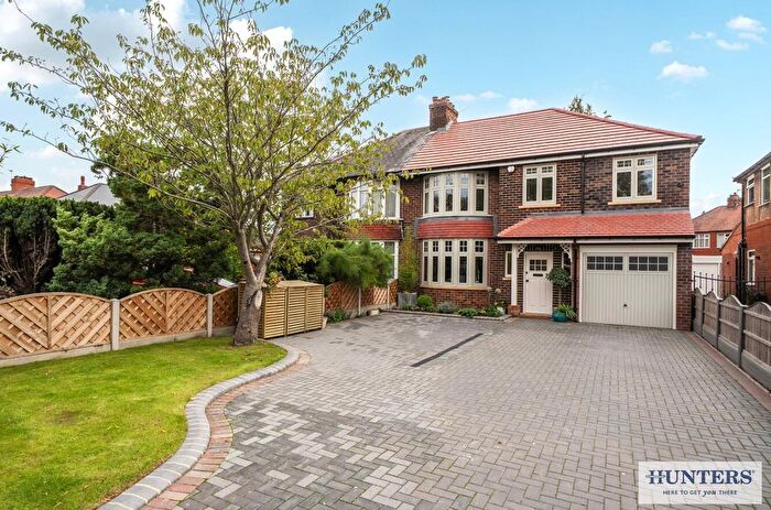 4 Bedroom Semi Detached House For Sale In Doncaster Road, Selby, YO8