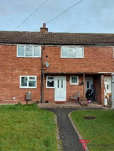2 Bedroom House To Rent In Catherine Close, Bromsgrove, B60
