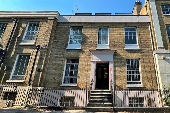 2 Bedroom Flat To Rent In Southampton, SO14