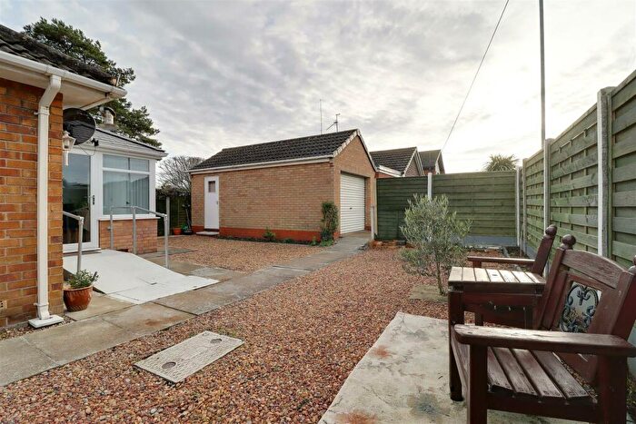 2 Bedroom Semi-Detached Bungalow For Sale In Ash Avenue, Elloughton, HU15
