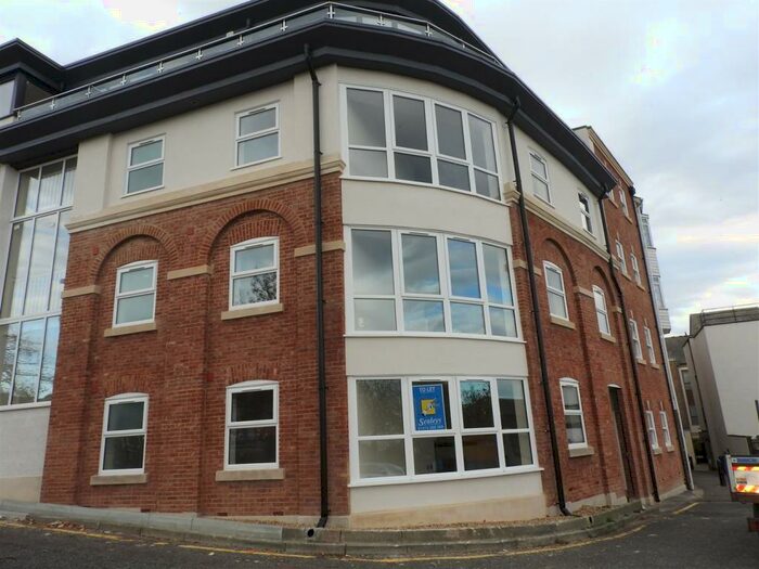 2 Bedroom Apartment To Rent In Market Court, Horns Yard, Gravesend, DA12