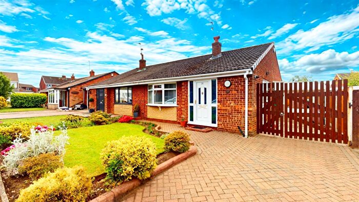 2 Bedroom Semi-Detached Bungalow For Sale In Rufford Road, Rainford, St Helens, WA11