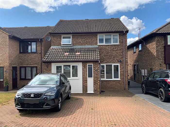 4 Bedroom Detached House For Sale In Oak Close, Hartwell, NN7