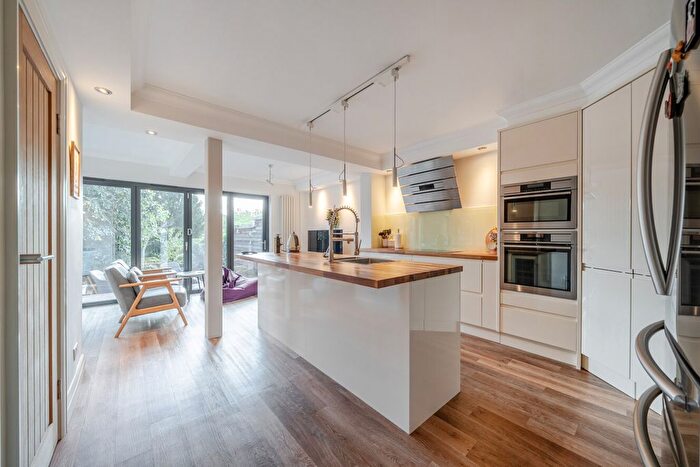 3 Bedroom Semi Detached House For Sale In Courtfield Rise, West Wickham, BR4