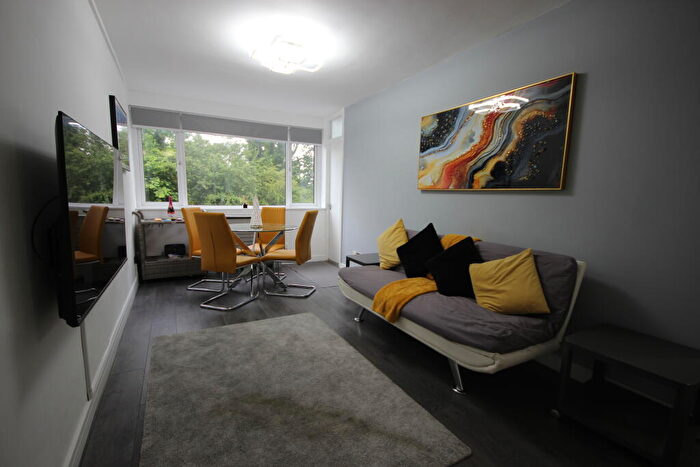 1 Bedroom Flat To Rent In Southmoor, Glebelands Rd, Wythenshawe, Manchester, M23
