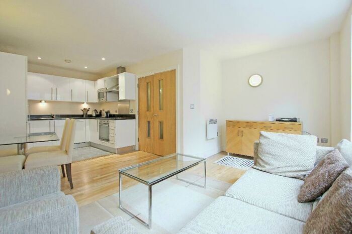 2 Bedroom Apartment To Rent In Hatton Wall, London, EC1N
