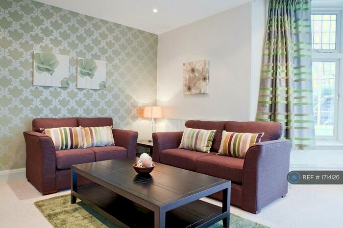 1 Bedroom Flat To Rent In Langcliffe Avenue East, Harrogate, HG2