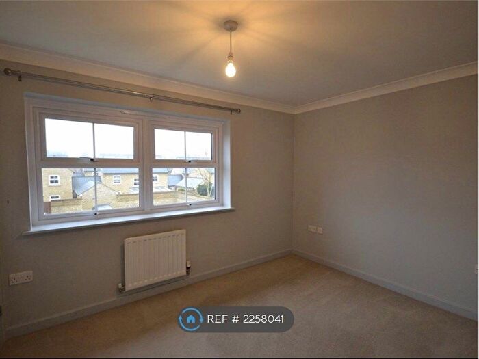 2 Bedroom End Of Terrace House To Rent In Felstead Crescent, Essex, CM24