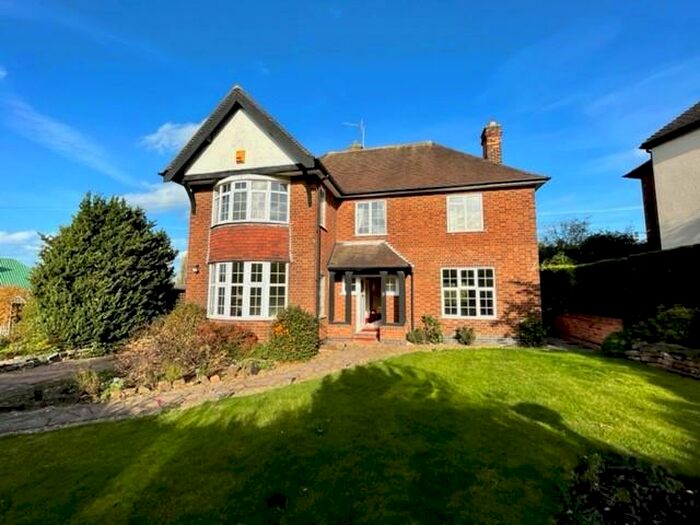 4 Bedroom House To Rent In Hillside Road, Radcliffe-on-Trent, NG12