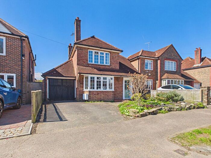 3 Bedroom Detached House For Sale In Newlands Road, Horsham, West Sussex, RH12