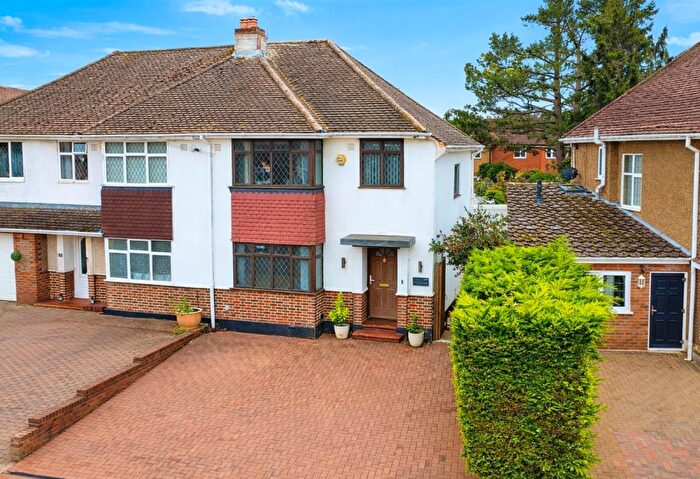 3 Bedroom Semi-Detached House For Sale In Mountfield Road, Adeyfield, Hemel Hempstead, HP2