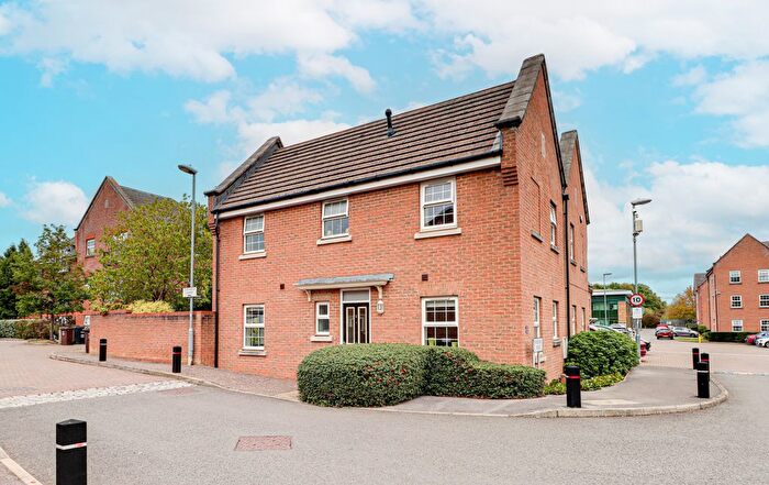 3 Bedroom Semi Detached House For Sale In Curo Park, Frogmore, St. Albans, AL2