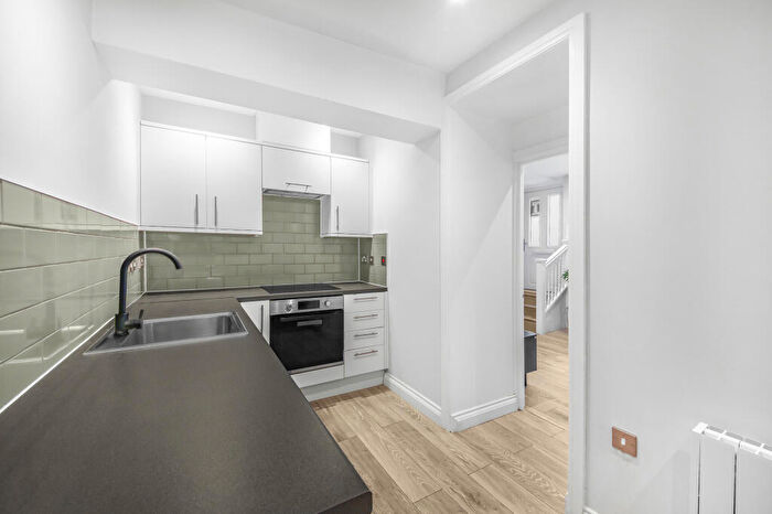 1 Bedroom Flat To Rent In Foxberry Road, Brockley, SE4