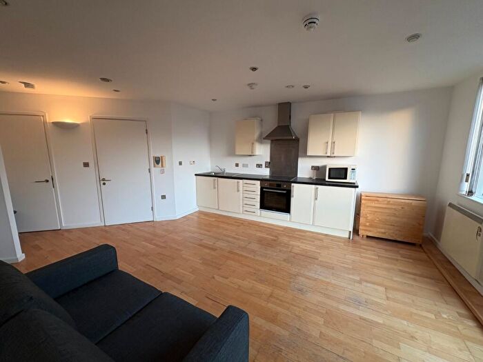 1 Bedroom Flat To Rent In West Street, Sheffield, South Yorkshire, Uk, S1