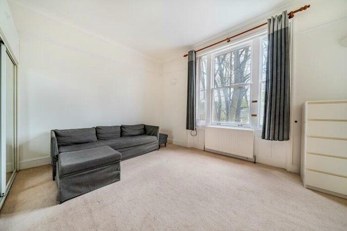 Apartment To Rent In Marlborough Hill London, NW8