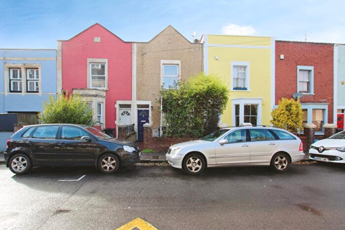 2 Bedroom Terraced House To Rent In Arnos Street - Totterdown, BS4