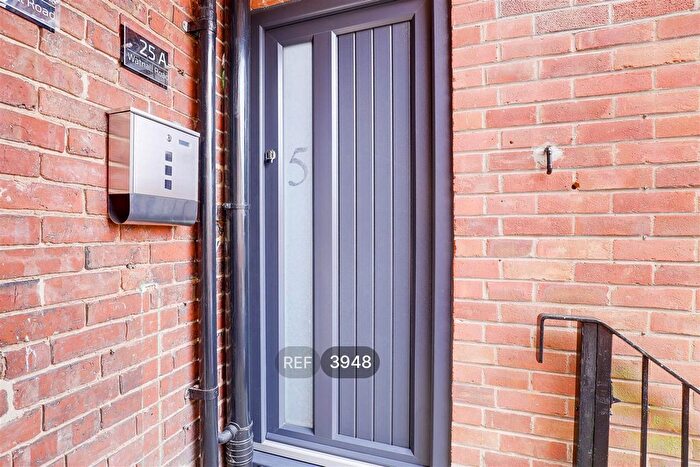 2 Bedroom Property To Rent In Watnall Road, Hucknall, Nottingham, NG15