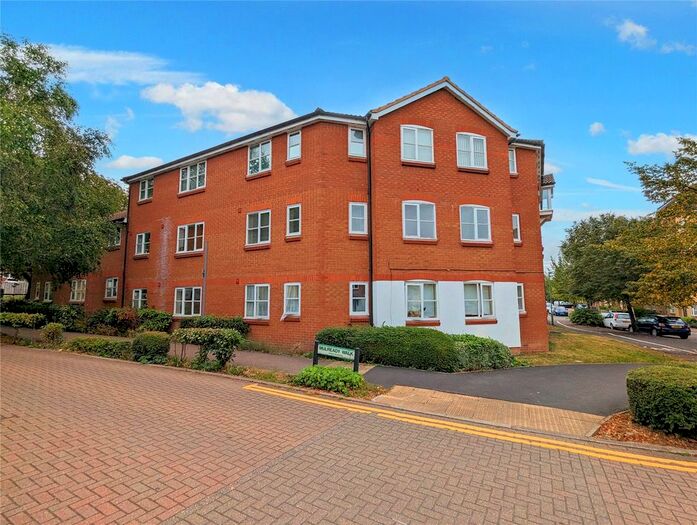 2 Bedroom Flat To Rent In Evans Wharf, Hemel Hempstead, Hertfordshire, HP3