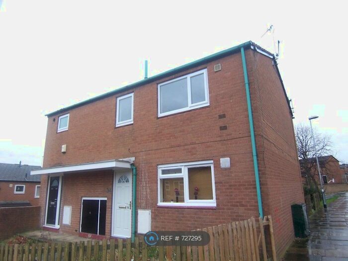 2 Bedroom Flat To Rent In Dulverton Close, Leeds, LS11