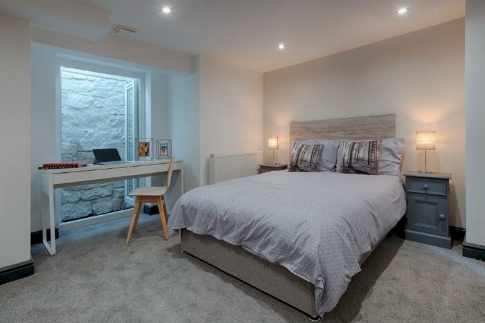 7 Bedroom House Of Multiple Occupation To Rent In Heywood Street, Bury, BL9