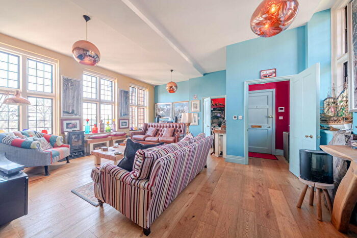 2 Bedroom Apartment For Sale In Kings Drive, Midhurst, GU29