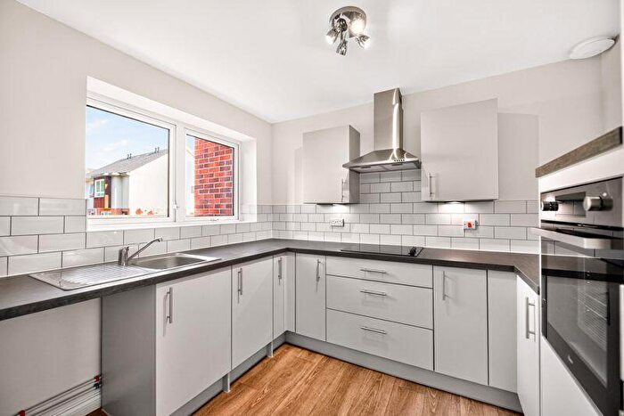 1 Bedroom Flat For Sale In Dreton Lodge, Havant Road, Drayton, PO6