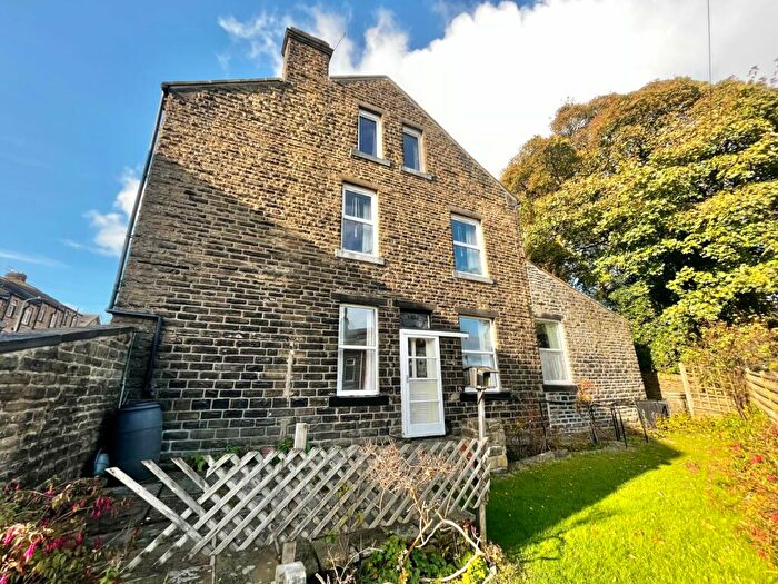 1 Bedroom Flat To Rent In Apsley Street, Oakworth, Keighley, West Yorkshire, Uk, BD22