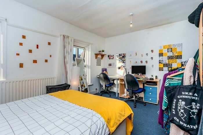 3 Bedroom Terraced House To Rent In Burton Road, Southampton, Hampshire, SO15