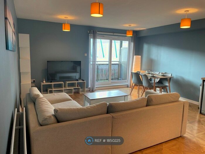 2 Bedroom Flat To Rent In Hawkhill Close, Edinburgh, EH7