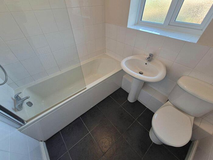 2 Bedroom Apartment To Rent In Parkfield Road, Stourbridge, DY8