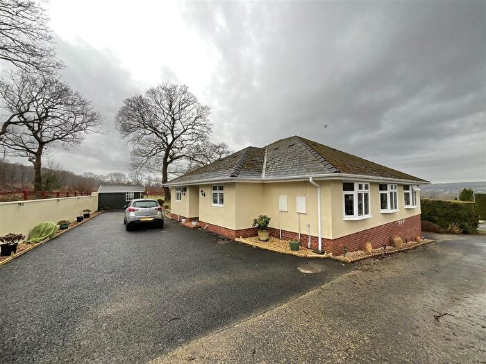3 Bedroom Detached Bungalow For Sale In Woodlands Lane, Betws, Ammanford, SA18