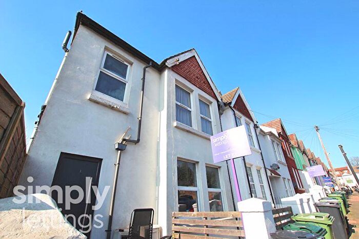 1 Bedroom Flat To Rent In Shanklin Road, Brighton, BN2