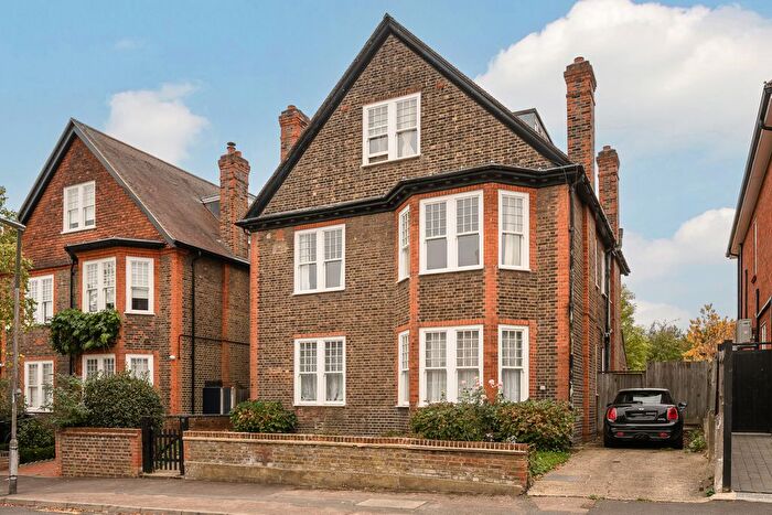 2 Bedroom Flat For Sale In Malcolm Road, Wimbledon, London, SW19