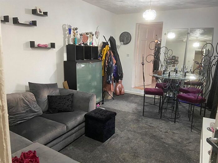 1 Bedroom Flat To Rent In Lichfield Road, Rushall, Walsall, WS4