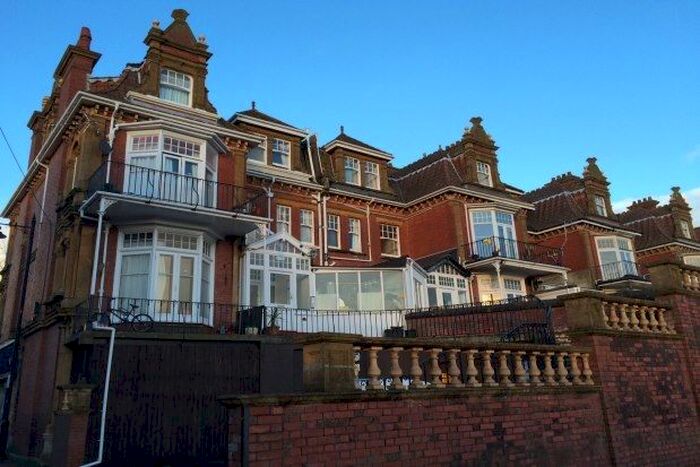 Studio To Rent In Queens Park, Paignton, TQ4