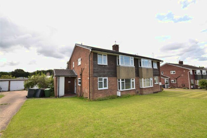 2 Bedroom Flat To Rent In High Ash Drive, Alwoodley, Leeds, West Yorkshire, LS17