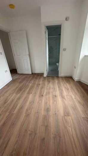 5 Bedroom Terraced House To Rent In Greatdown Road, London, W7