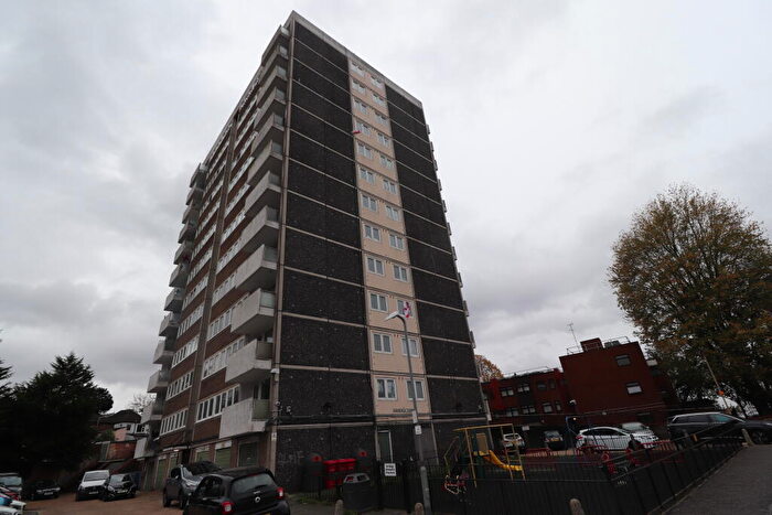 2 Bedroom Apartment To Rent In Masefield Court - Brentwood, CM14