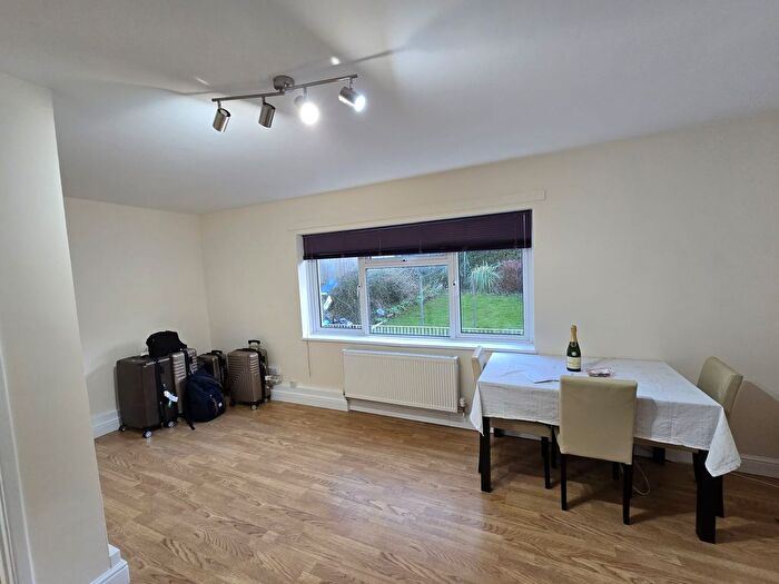 1 Bedroom Flat To Rent In Weston High Street, Banes, Bath, BA1